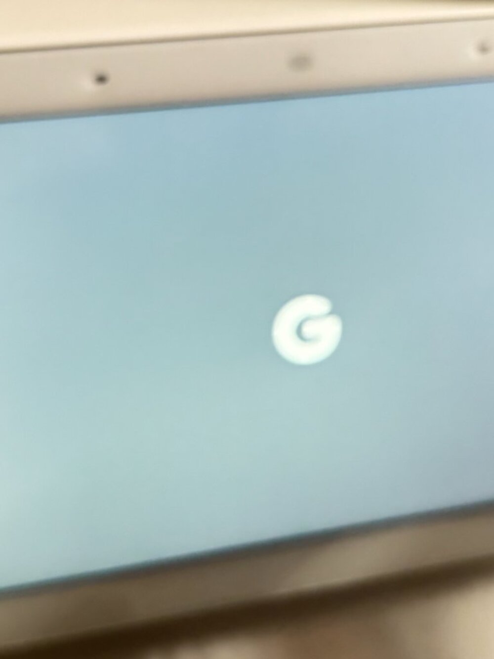 Google Nest Wifi Router and Two Point & Two Displays Working Condition - Picture 4 of 7